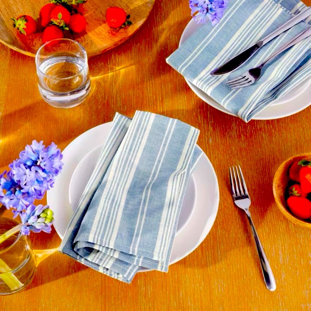 Set of 4 Cloth Napkins, Chambray Stripe, Linen Look. NWT